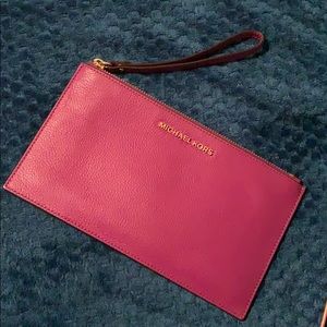 Michael Kors Jumbo Wristlet